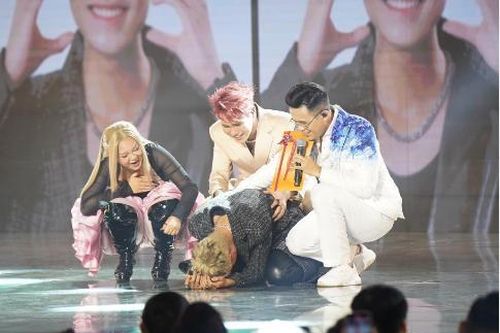 An Huy sụp xuống khóc khi khi trở thành quán quân Vietnam Idol 2023