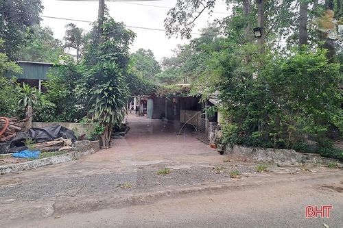 Mâu thuẫn sau cuộc nhậu, về nhà lấy súng hơi bắn vợ 'đối thủ'