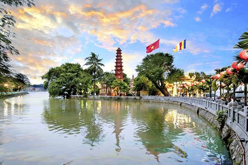 Nhà nhiếp ảnh Nguyễn Văn Phúc: Ống kính đầy ắp tình yêu Hà Nội