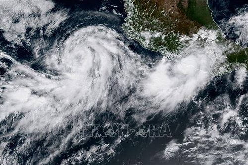 Bão Norma đổ vào bờ biển Mexico, suy yếu thành bão nhiệt đới