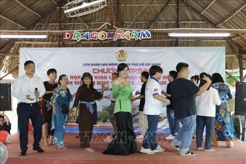 Công đoàn và gia đình Việt đồng hành cùng sinh viên Lào, Campuchia