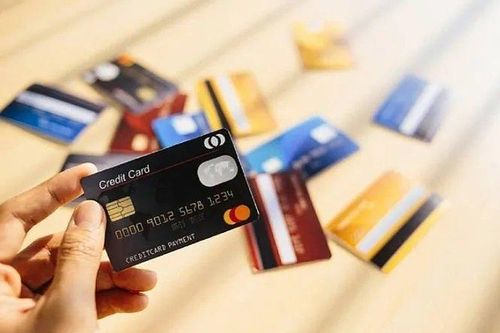 Án Nước ngoài-Luật Việt Nam: Ly kỳ vụ luật sư bịa chuyện bị bắt cóc và cướp thẻ tín dụng để phóng tay mua sắm.
