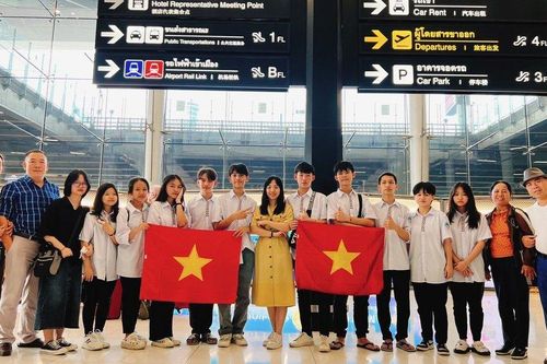 Gặp nữ sinh dân tộc Đan Lai đầu tiên giành huy chương Quốc tế