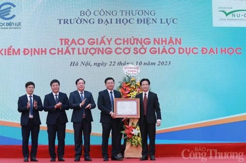 Trường Đại học Điện lực: Nhận Giấy chứng nhận kiểm định chất lượng giáo dục cơ sở chu kỳ 2