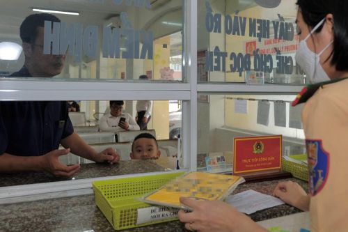 Điều chỉnh lệ phí cấp lần đầu chứng nhận đăng ký xe