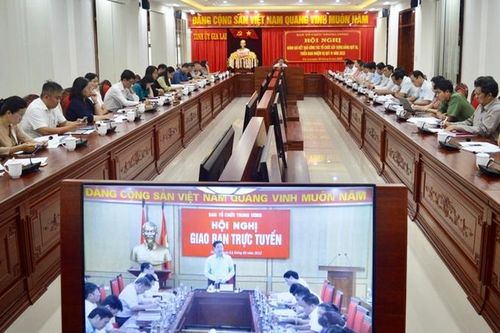'Đảng viên đi trước, làng nước theo sau'