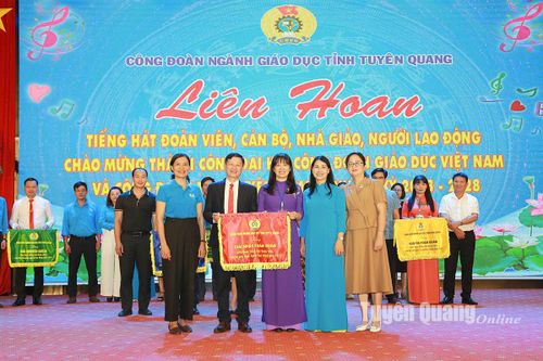 Liên hoan tiếng hát đoàn viên Công đoàn ngành Giáo dục tỉnh Tuyên Quang năm 2023