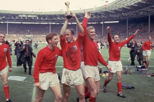 Huyền thoại bóng đá Anh Bobby Charlton qua đời