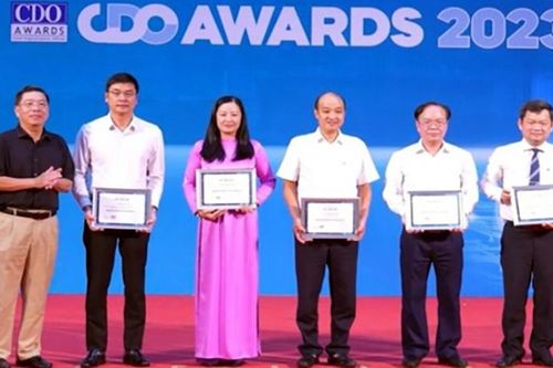 Giám đốc Sở Thông tin và Truyền thông Thái Nguyên được vinh danh Lãnh đạo Chuyển đổi số tiêu biểu