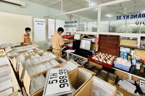 4 trường hợp được miễn lệ phí đăng ký xe, cấp biển số xe từ ngày 22/10