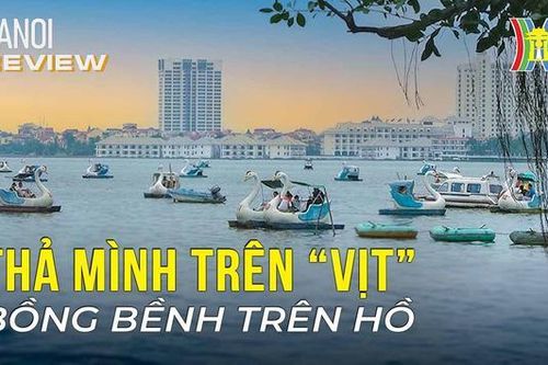Thả mình trên 'vịt' bồng bềnh trên hồ| Hanoi Review| 22/10/2023