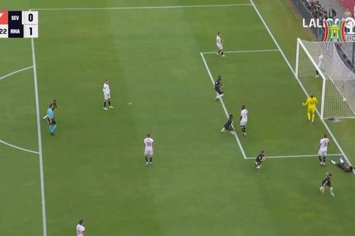Real hòa chật vật trước Sevilla
