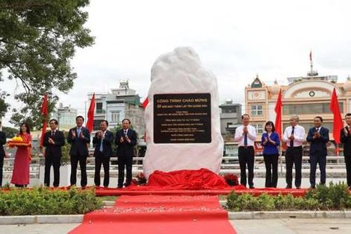Gắn biển nhiều công trình chào mừng kỷ niệm 60 năm Ngày thành lập tỉnh Quảng Ninh