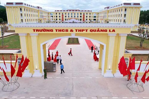 Quảng Ninh gắn biển loạt công trình chào mừng 60 năm thành lập tỉnh