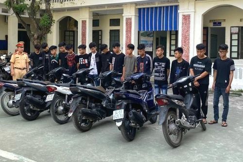 Gọi đồng bọn tham gia thông chốt đo nồng độ cồn, 14 đối tượng ở Hải Dương bị khởi tố