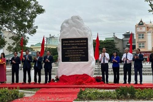 Gắn biển và khánh thành hàng loạt công trình chào mừng 60 năm Ngày thành lập tỉnh Quảng Ninh