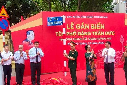 Quận Hoàng Mai tổ chức Lễ gắn biển tên phố Đặng Trần Đức