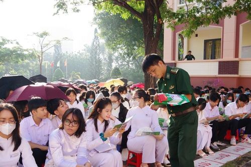 Tuyên truyền Luật Biên phòng Việt Nam cho giáo viên và học sinh tại Vũng Tàu