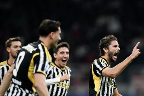Siêu phẩm của Locatelli giúp Juventus giành trọn 3 điểm