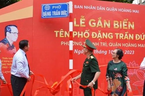 Gắn biển tên Thiếu tướng tình báo Đặng Trần Đức cho phố ở Hà Nội