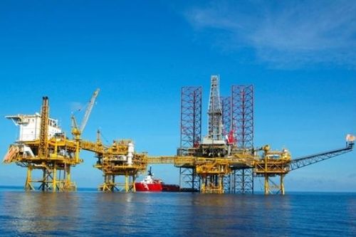 Cổ phiếu ngành dầu khí có biến động 'cùng pha' với giá dầu?