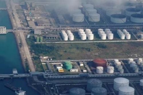 Giá dầu của Nga và Venezuela đột ngột tăng, ngành lọc dầu của Trung Quốc 'trở tay không kịp'