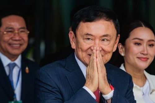 Thái Lan cho phép ông Thaksin tiếp tục điều trị trong bệnh viện