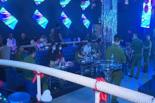 Thanh Hóa: Đột kích Bar JP CLUB, phát hiện 25 đối tượng phê ma túy lắc lư theo tiếng nhạc