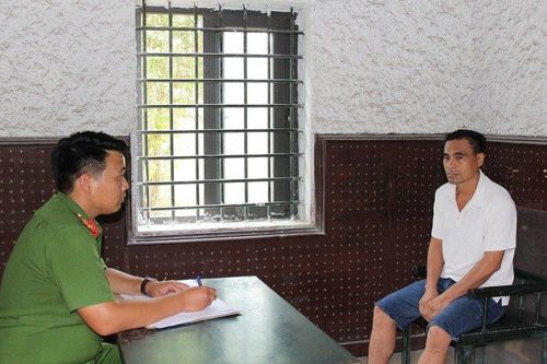 Bắt đối tượng cho nữ giám đốc vay tiền với lãi suất hơn 100%/năm