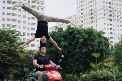 Vụ Quốc Cơ - Quốc Nghiệp chồng đầu đi xe máy điện: Hãng xe chính thức lên tiếng, xin rút kinh nghiệm sâu sắc
