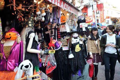 Du lịch và bán lẻ các nước có gì khác trong mùa Halloween 2023?