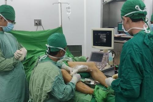 Điều trị suy giãn tĩnh mạch nông bằng laser: Thêm lựa chọn cho người bệnh