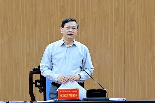 UBND tỉnh họp phiên thường kỳ tháng 10