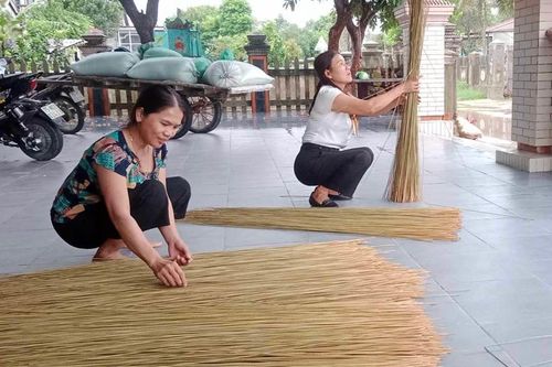 Sen trắng trên đất Phong Bình