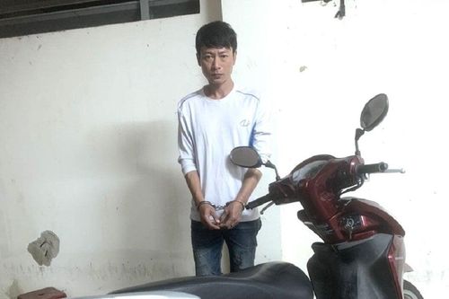 Đi phát tờ rơi, 'đạo chích' cuỗm mô tô của người dân