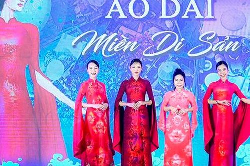 BST áo dài 'Miền di sản chợ nổi quê tôi' góp phần quảng bá vẻ đẹp miền Tây sông nước