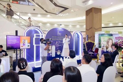 Không còn nỗi lo khó chịu về mùi khi nhuộm tóc bạc tại nhà