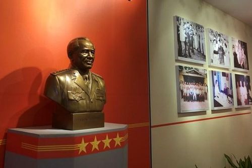 Khai mạc triển lãm về Đại tướng Đoàn Khuê