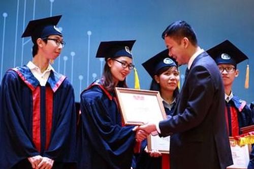 Tuyển chọn công chức từ sinh viên xuất sắc