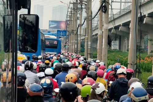 Ì ạch mở rộng xa lộ Hà Nội