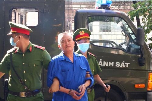 Thảo 'lụi' cùng đàn em hầu tòa