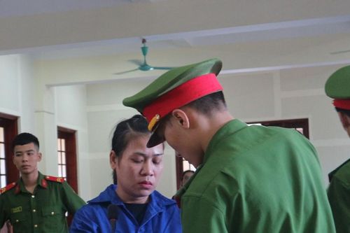 Hối hận của người phụ nữ 'chìm' trong ma túy