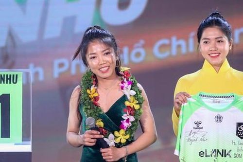 Áo đấu của Huỳnh Như được bán với giá 50 triệu đồng
