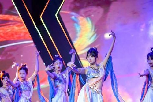 Giới trẻ 'bùng nổ' với rap, hip hop trong đêm nhạc chào tân sinh viên
