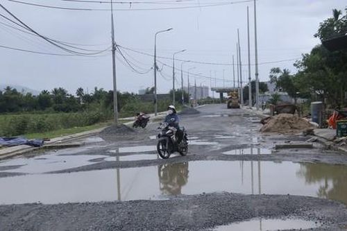 Dân kêu trời vì đường gần 700 tỷ ở Đà Nẵng làm mãi không xong