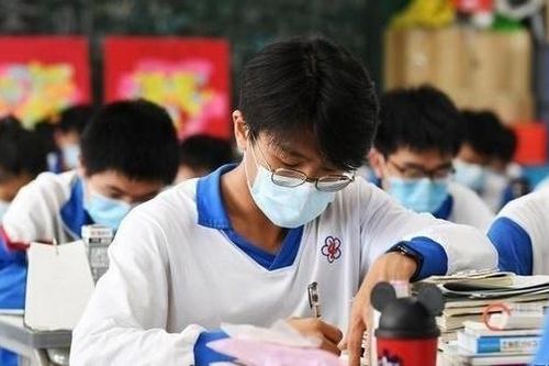 Trung Quốc làm gì để 'xóa sổ' ngành công nghiệp tỷ đô dạy thêm, học thêm?