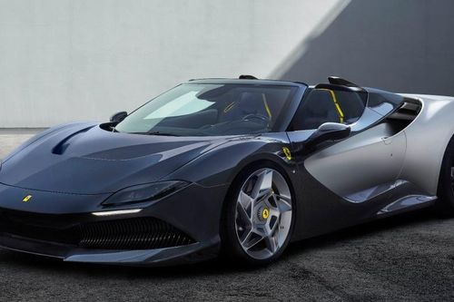 Cận cảnh siêu xe Ferrari SP-8 độc nhất thế giới về tay một đại gia châu Á