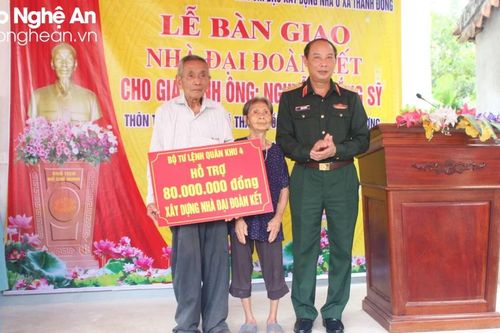 Bộ Tư lệnh Quân khu 4 trao nhà đại đoàn kết tại huyện Thanh Chương