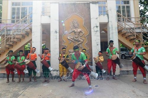 Giữ gìn điệu múa trống độc đáo của đồng bào Khmer ở Tây Ninh