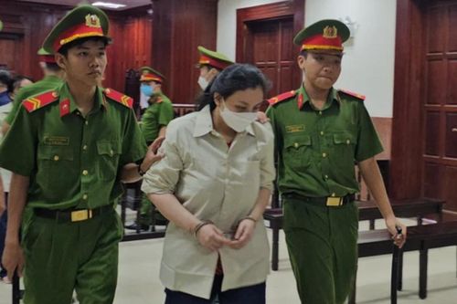 Nữ bị cáo chủ mưu vụ truy sát Quân 'xa lộ' đề nghị gặp luật sư riêng